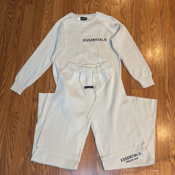 Essential set - Picture 3 of 8